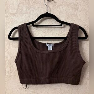 Better Together Brown Ribbed Crop Top(Pit to pit 15”
Length 12”)